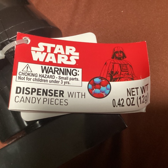 Star Wars Dart Vader Dispenser With Candy Pieces NEW - Picture 10 of 10